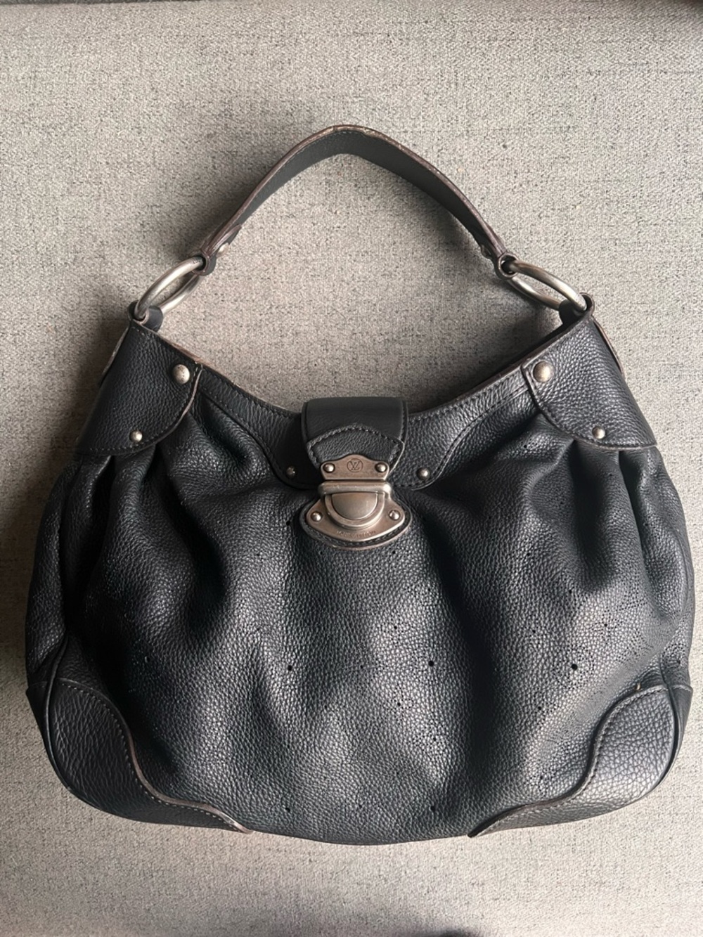 Louis Vuitton Mahina Leather Solar Pm Noir shoulder hobo bag